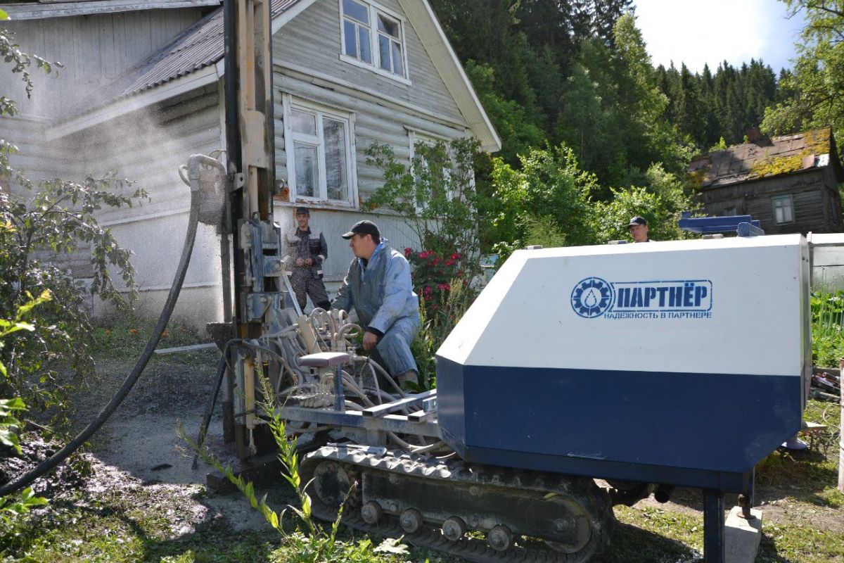 Бурение скважины на малых участках