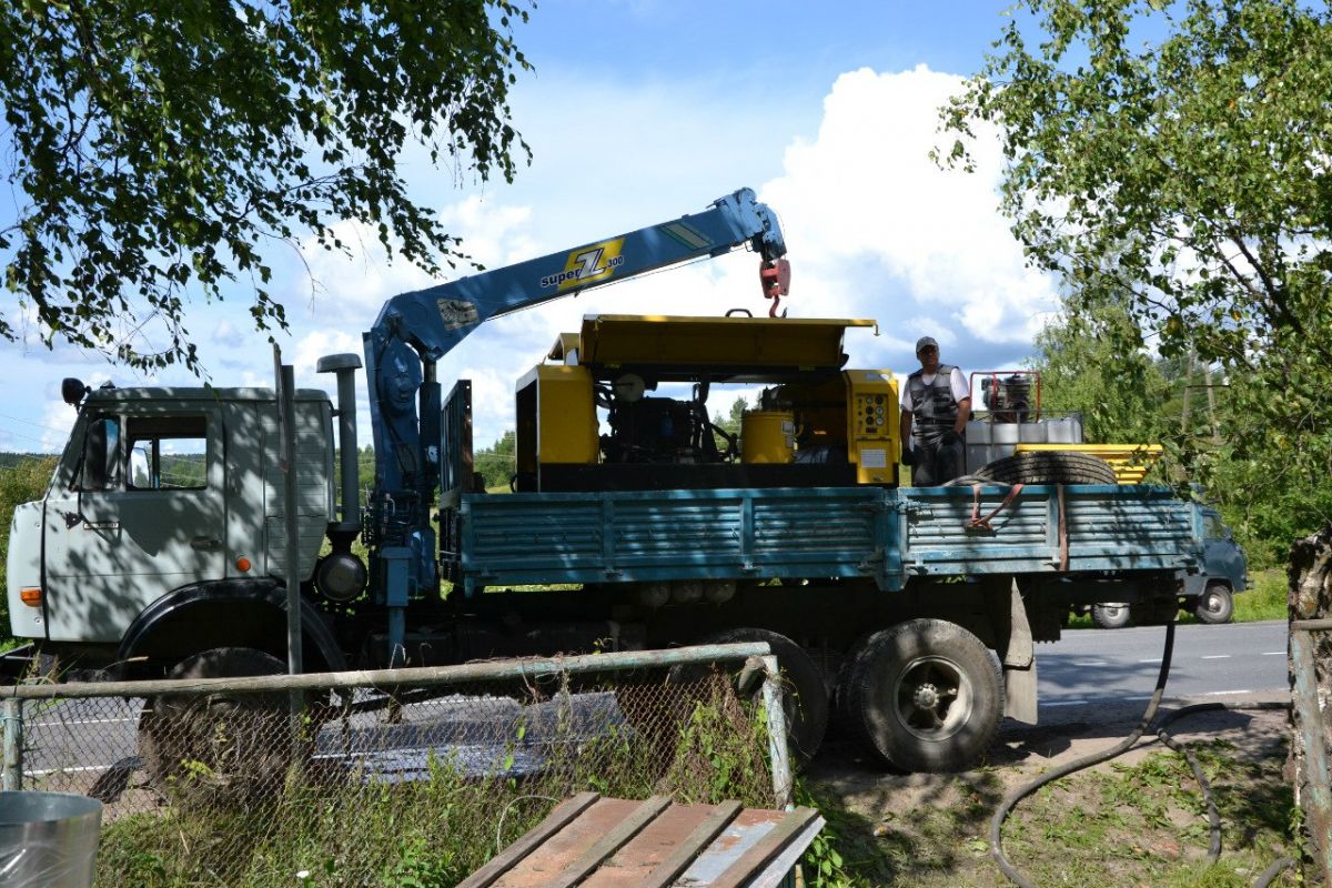 Компрессорная станция, используемая при бурении.