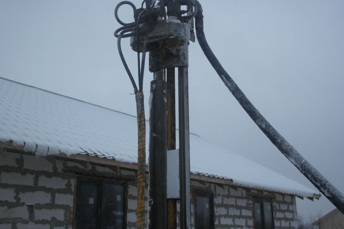 Начинаем бурить скважину